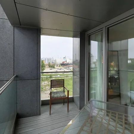 Sea Towers Luxury With Parking & Balcony Near The Bay By Renters Prestige アパート グディニャ