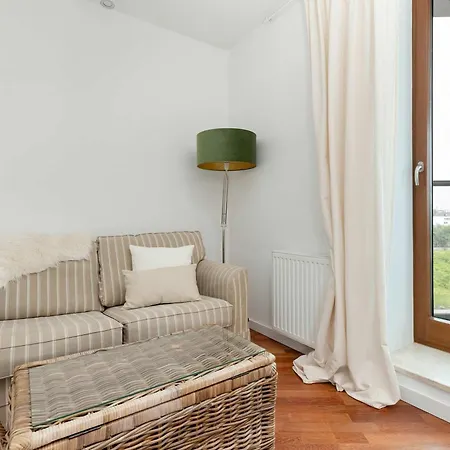 Sea Towers Luxury With Parking & Balcony Near The Bay By Renters Prestige