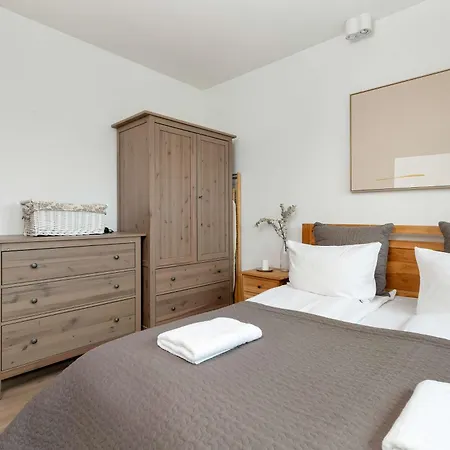 Sea Towers Luxury With Parking & Balcony Near The Bay By Renters Prestige Apartman