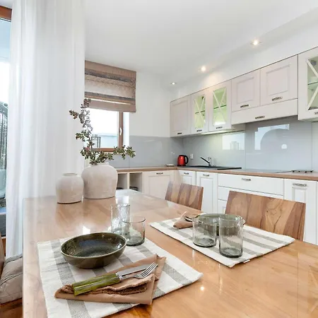Sea Towers Luxury With Parking & Balcony Near The Bay By Renters Prestige Apartman Gdynia