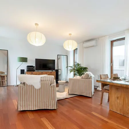 Sea Towers Luxury With Parking & Balcony Near The Bay By Renters Prestige アパート グディニャ